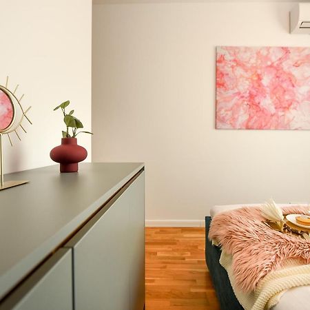 Eye Candy Romexpo 2-Bedroom With Free Parking Bucarest Exterior foto